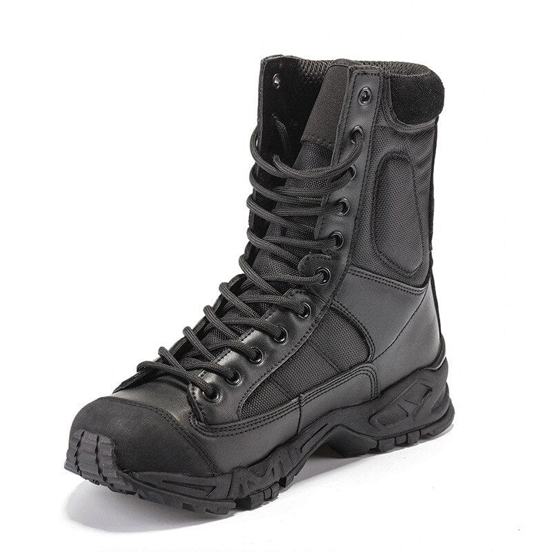 chaussure de randonnée haute noire vue de profil