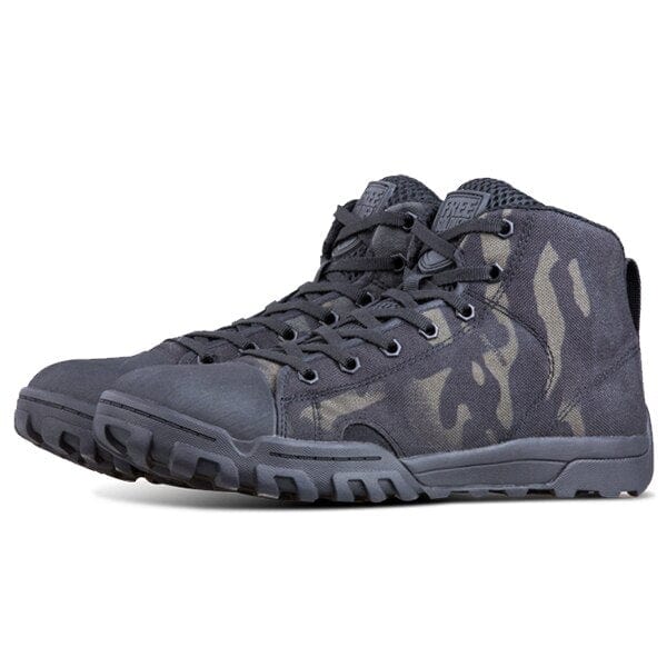chaussure légère de randonnée coloris noir camo