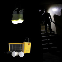kit lumière solaire de camping en charge au soleil