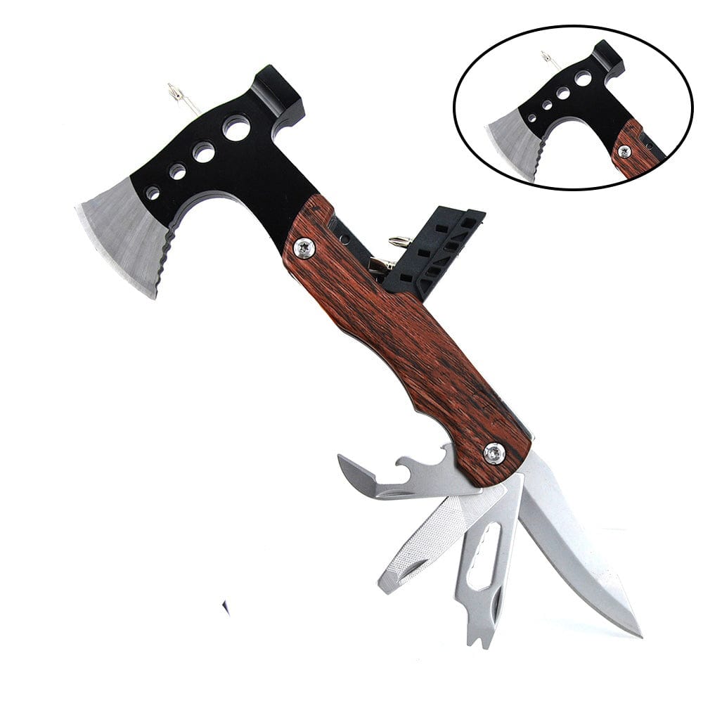 petite hache multifonction de survie en utilisation