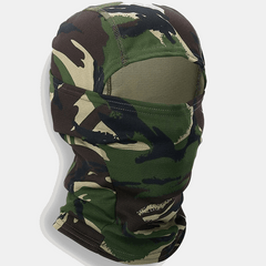 cagoule camouflage multifonction sur mannequin