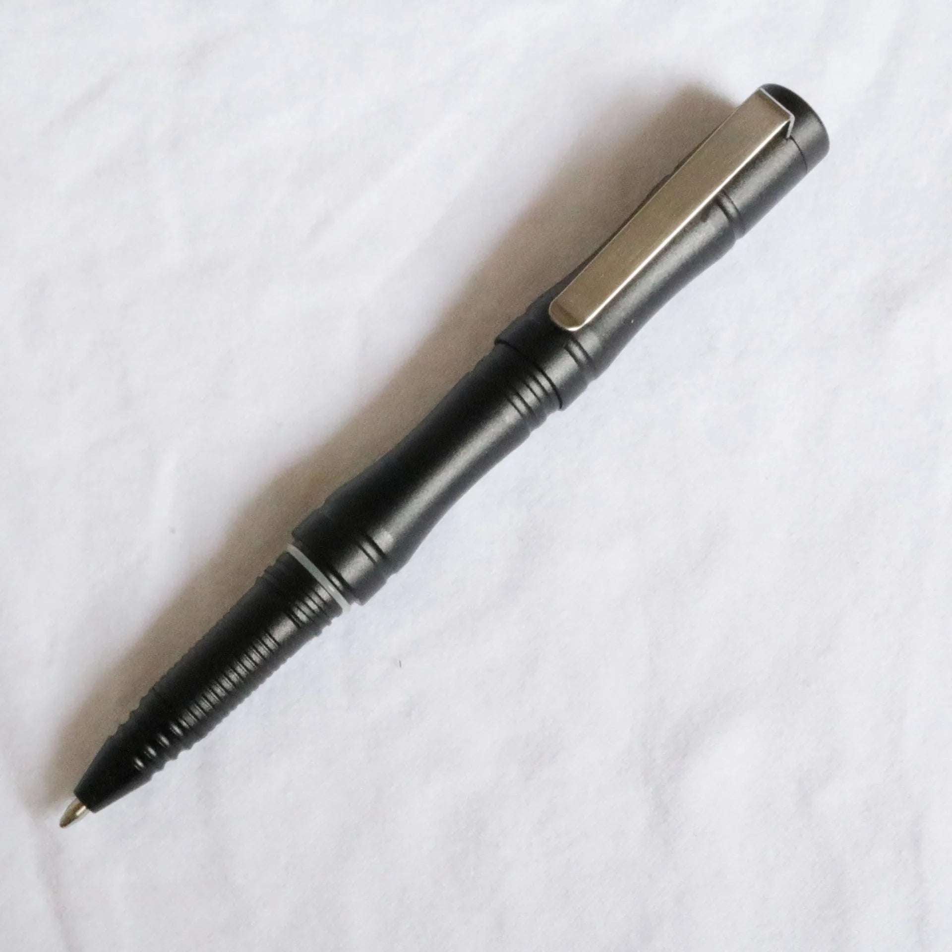 stylo tactique auto-défense coloris noir