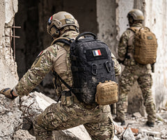 sac à dos militaire porté sur le dos