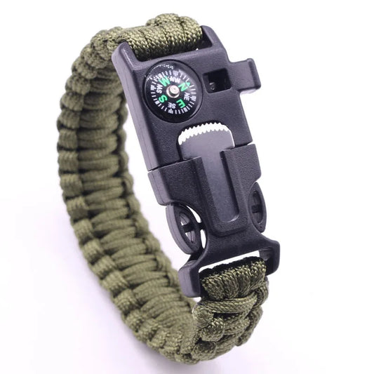 bracelet tactique paracorde en situation outdoor