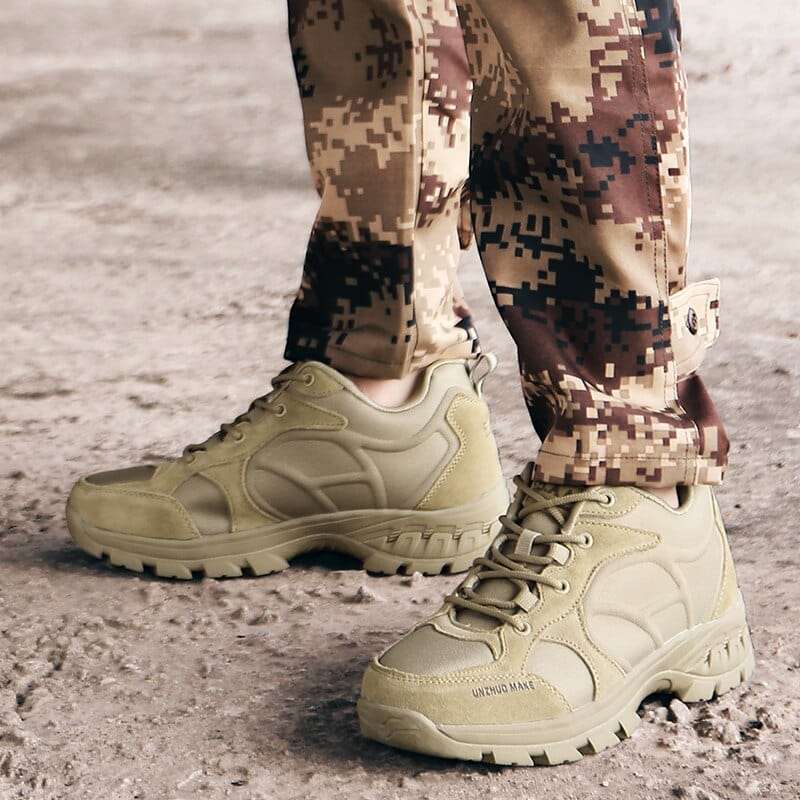 chaussure militaire à coque vue de profil