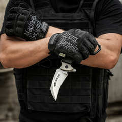couteau karambit à lame fixe manche détaillé