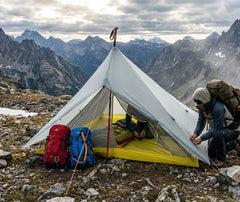 Tente de survie montagne montée en altitude