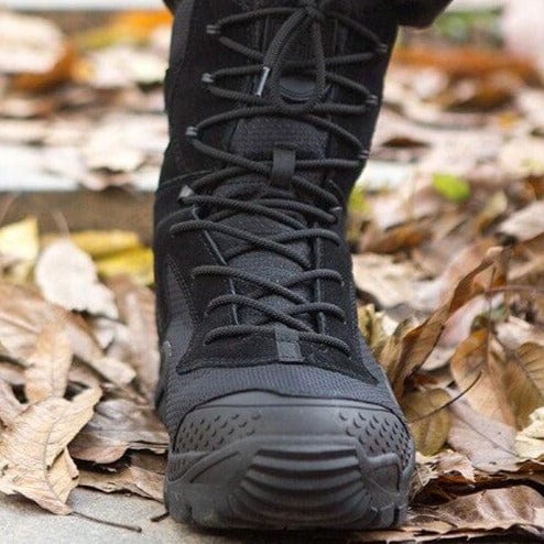 chaussure de randonnée semelle crantée