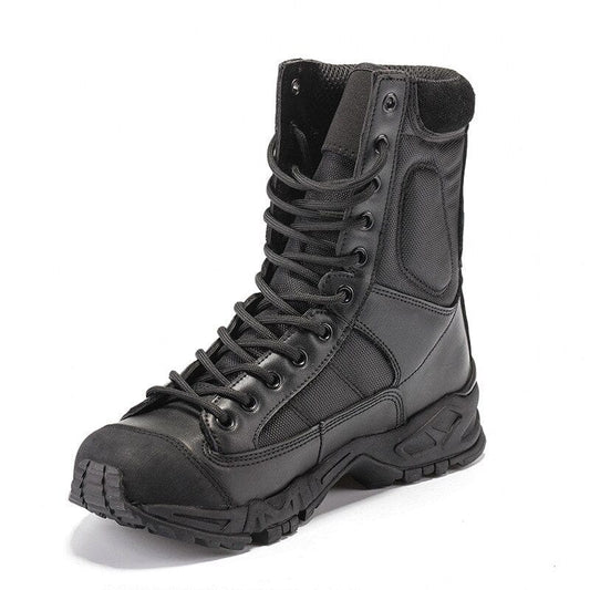 chaussure de randonnée haute noire vue de profil