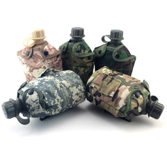 gourde militaire camouflage portée à la ceinture