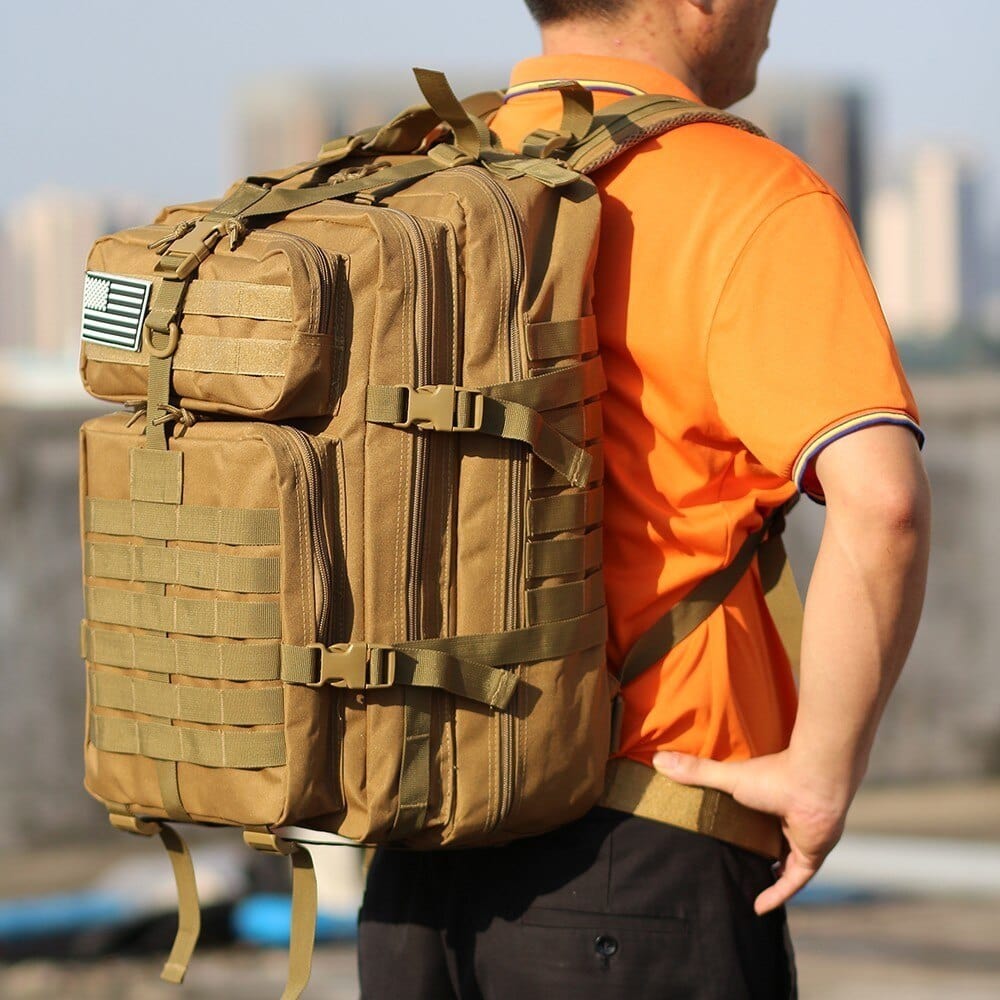 sac à dos militaire désert vue de trois quarts